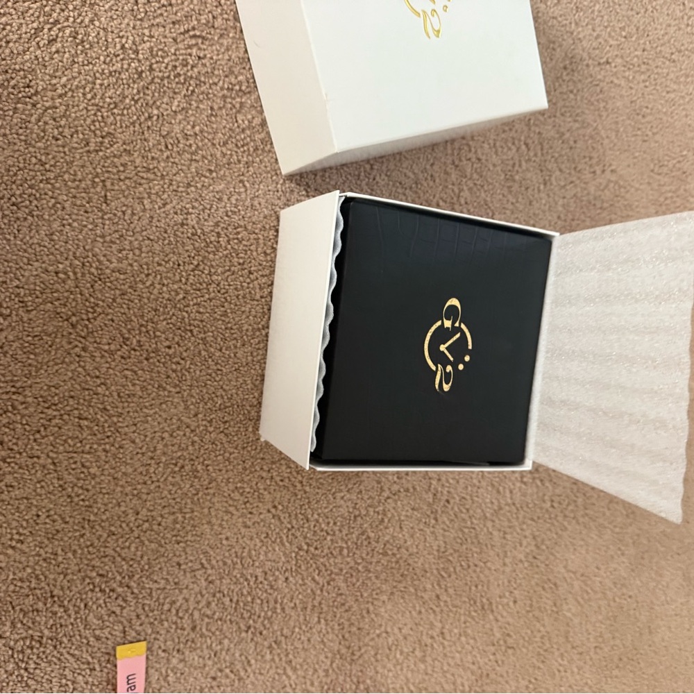 GV2 Women’s or Men’s Watch Box for Storage or Display. Empty. - Picture 5 of 15
